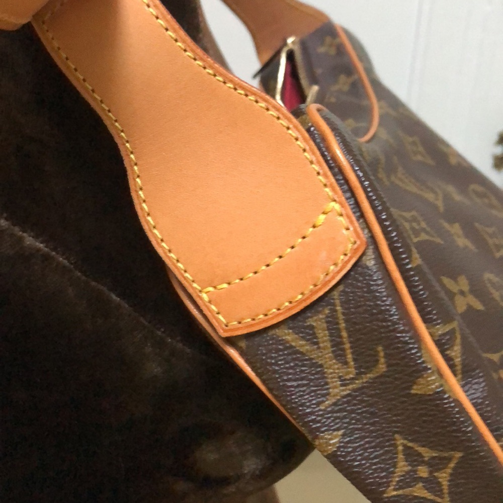Louis Vuitton Crescent Bag - Picture 4 of 12